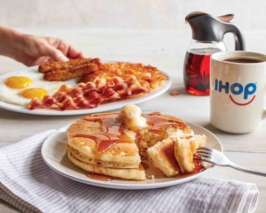 IHOP (3418 W Shaw Ave)